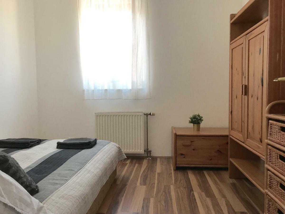 Optimum Home Pecs Luaran gambar